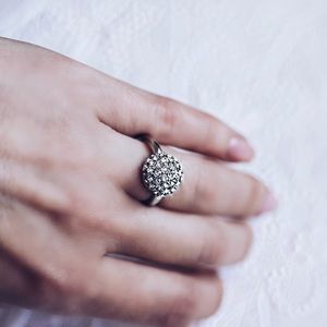 Aurum Mod white gold plated half-sphere ring